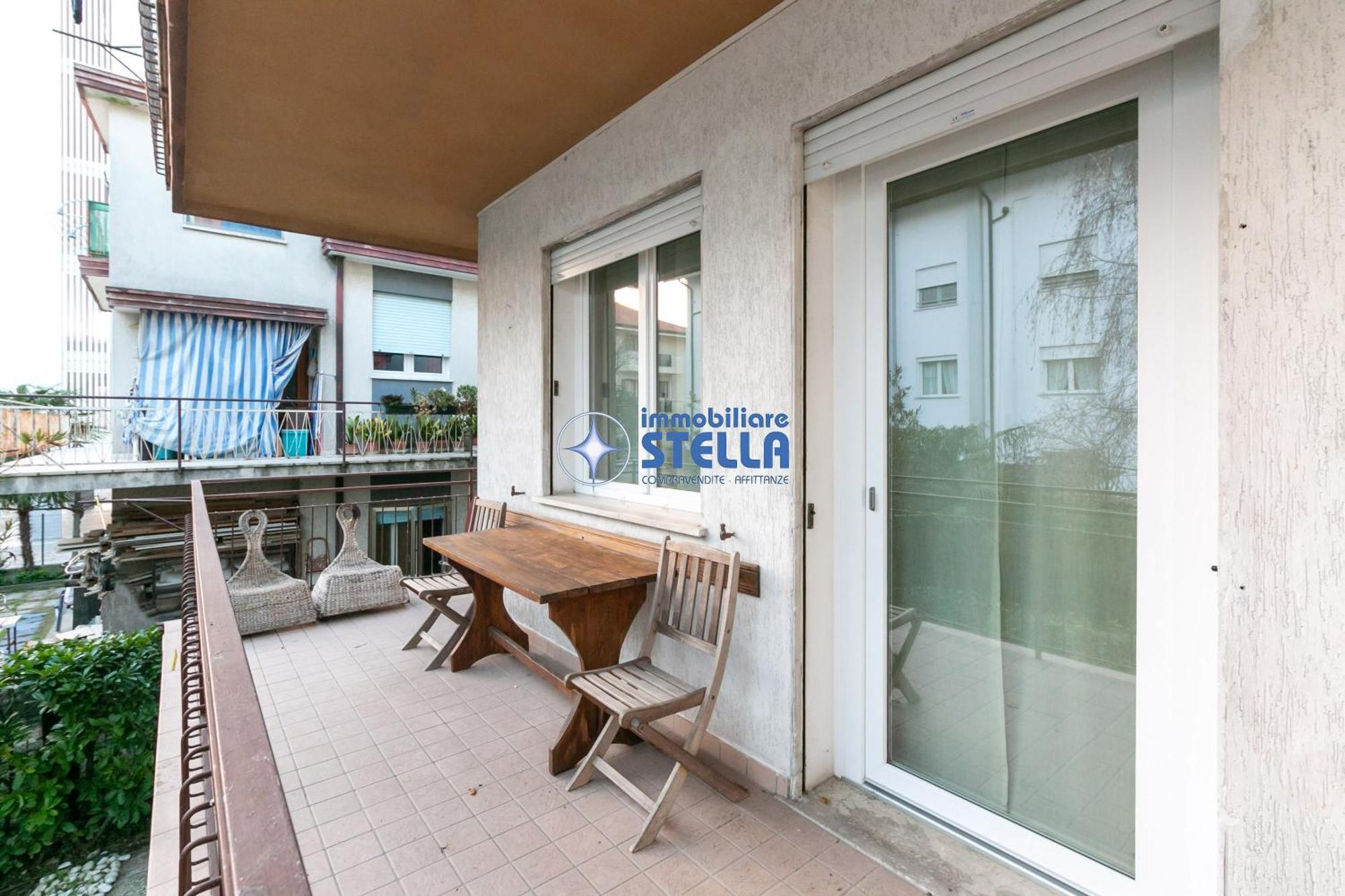 Condominio Secchiati Lido di Jesolo Exterior foto